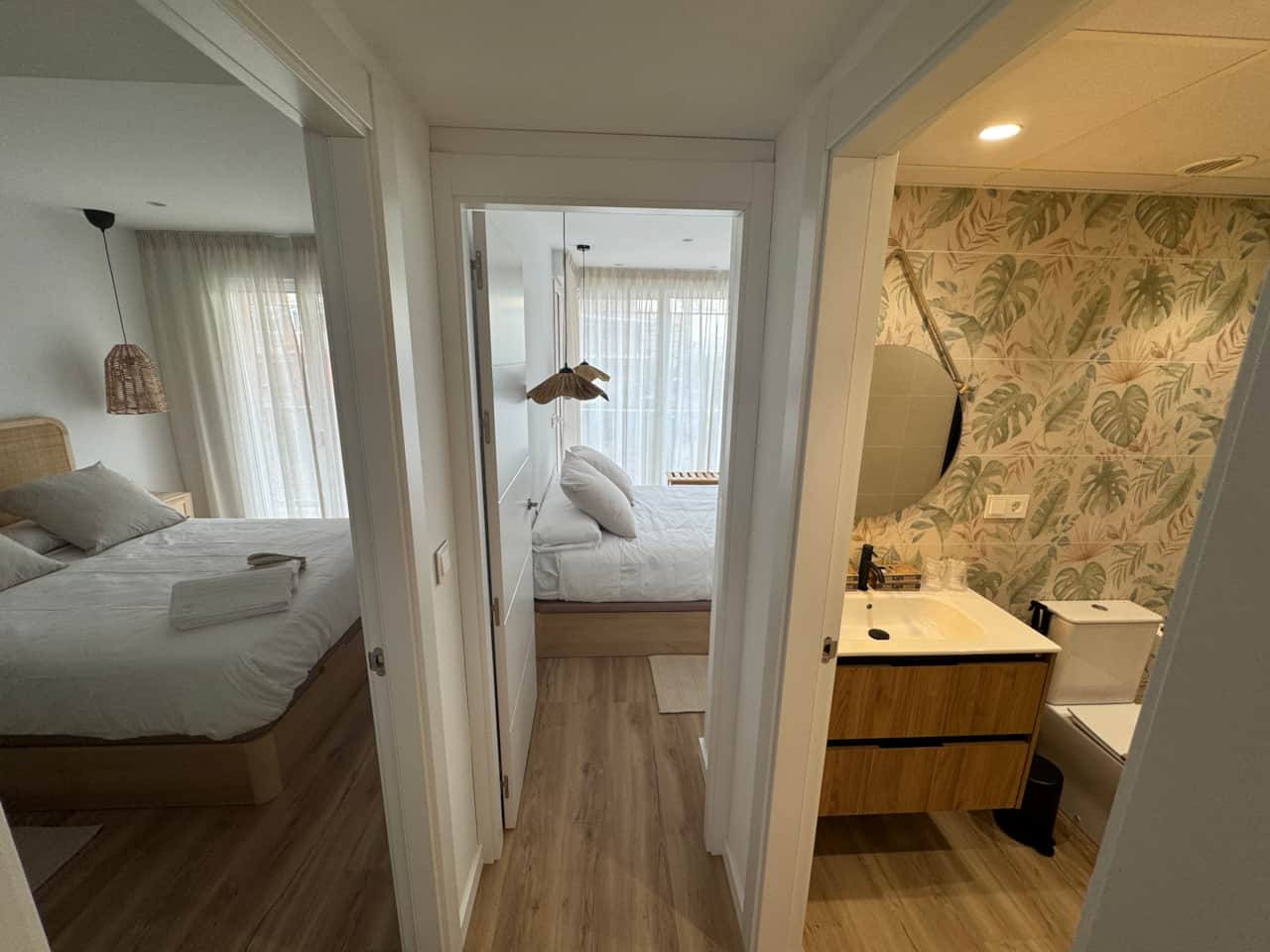 Distribuidor habitaciones - baño