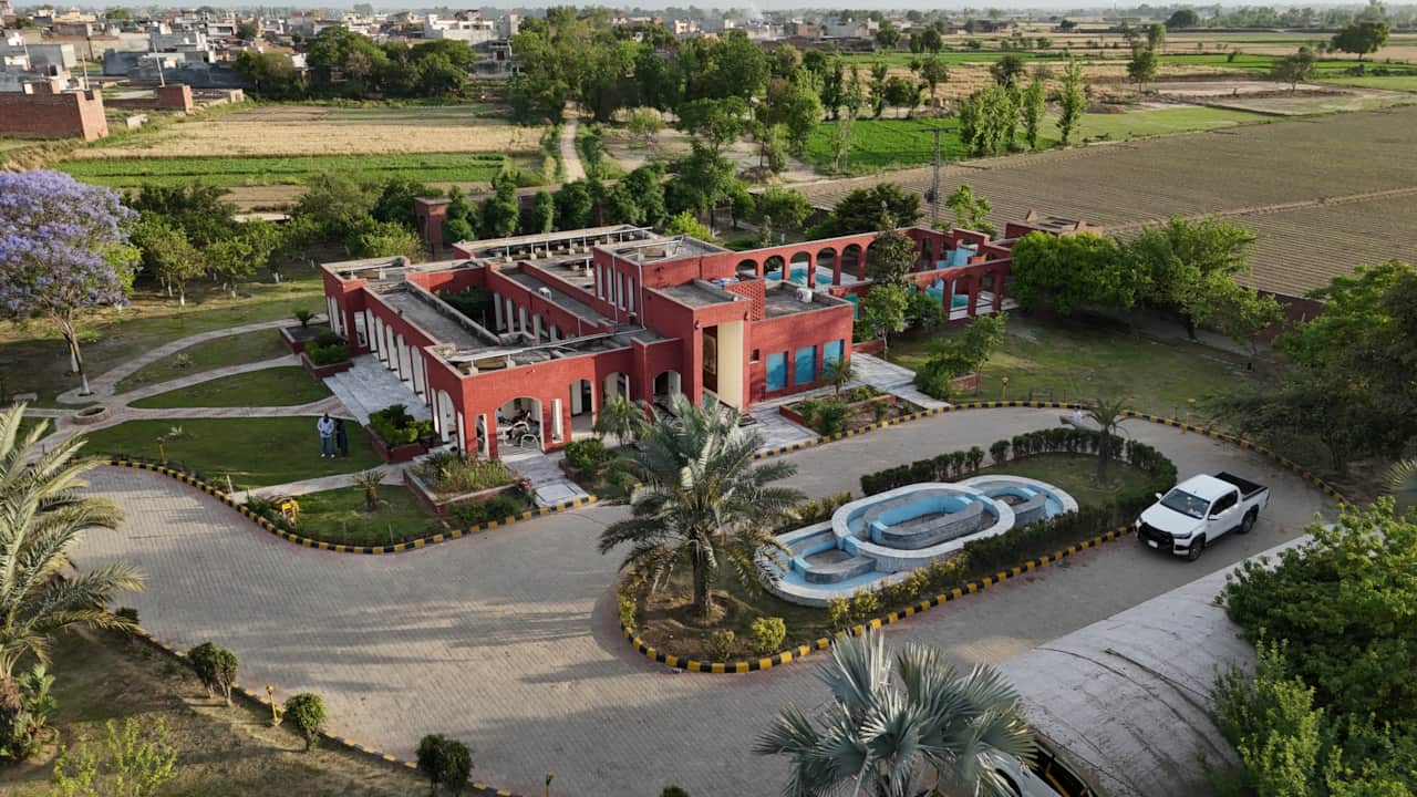 Lavish Private Luxury Farmhouse | Wahga | By Homyn