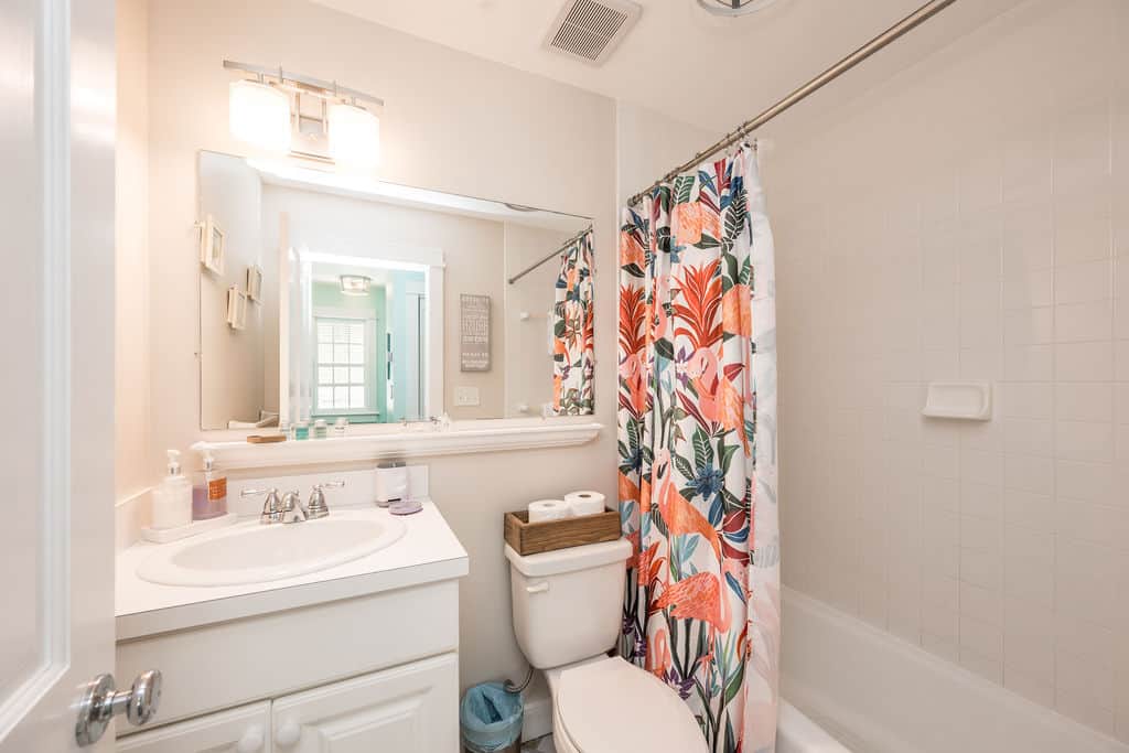 Guest Bathroom With Shower/ Tub Combo 