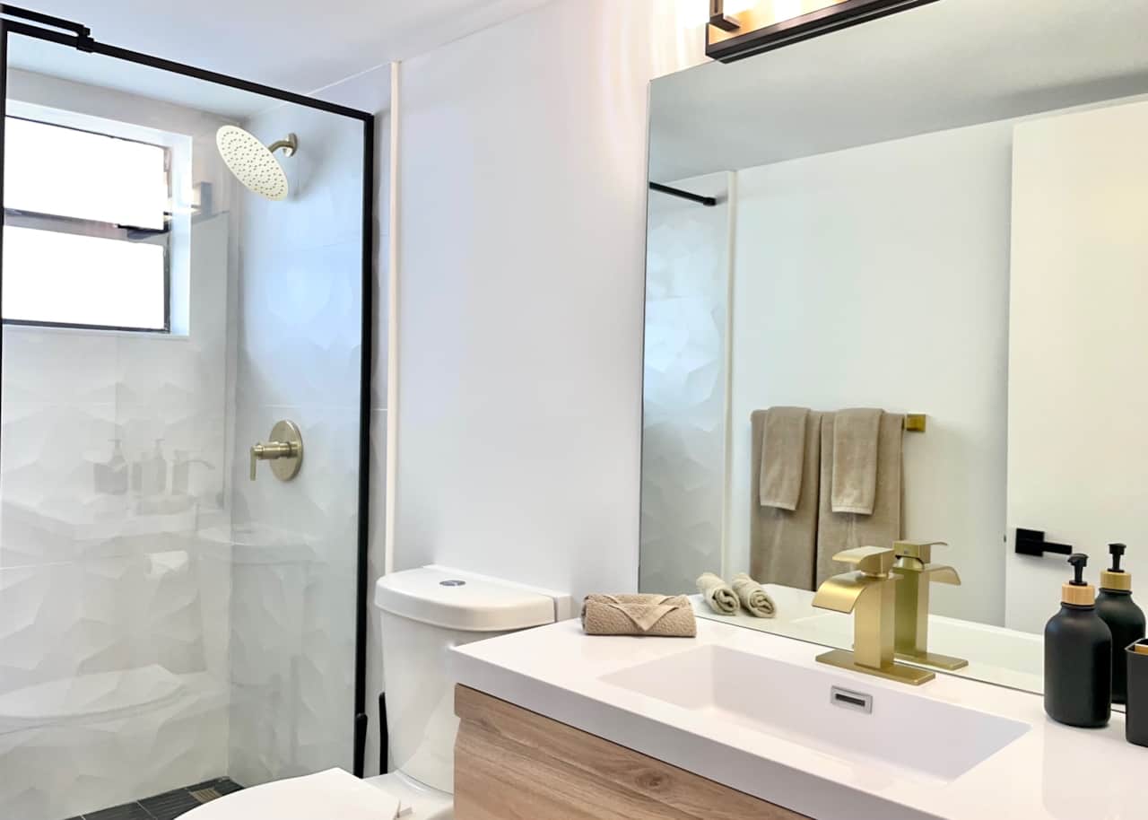 Full Bathroom