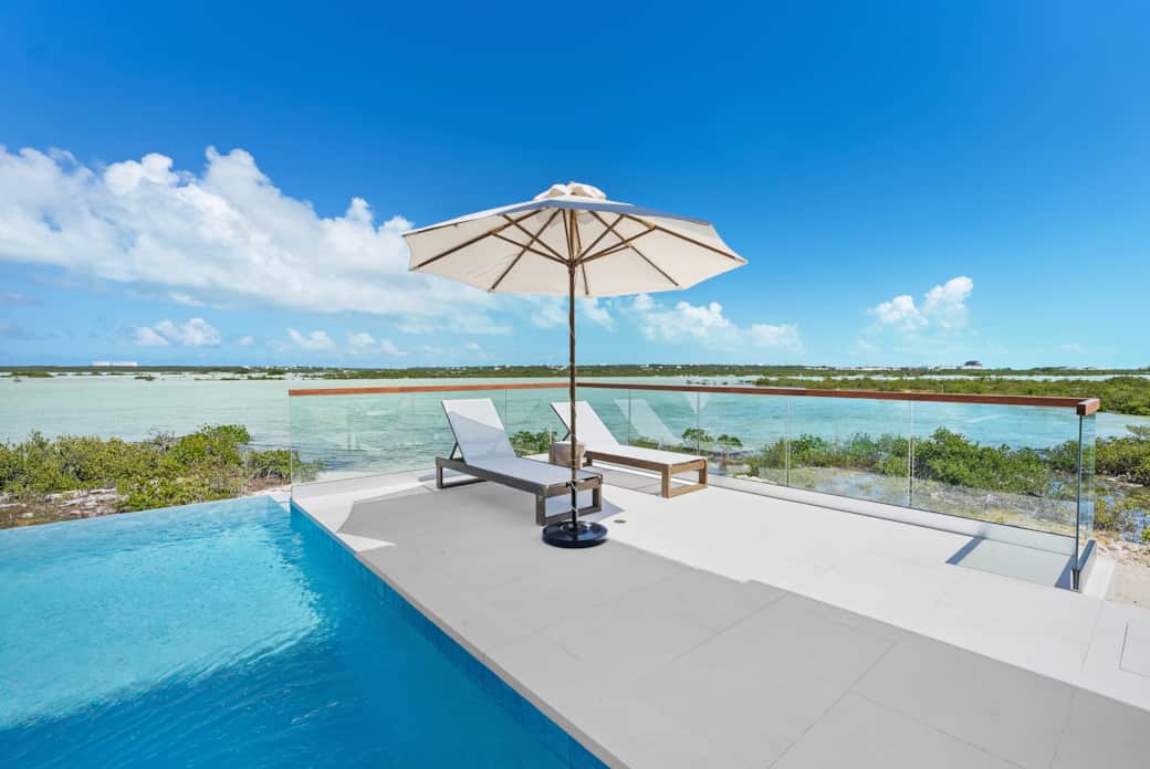 Main Vila - Pool Deck