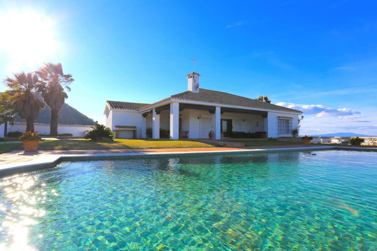 LAS BREÑAS Premium Rural Holiday House - Alhaurín Málaga HOMINGBOOK