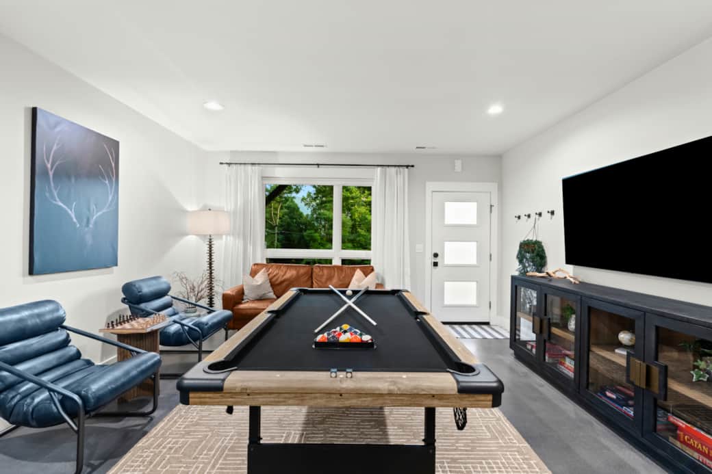 Game room and lounge Game room and lounge