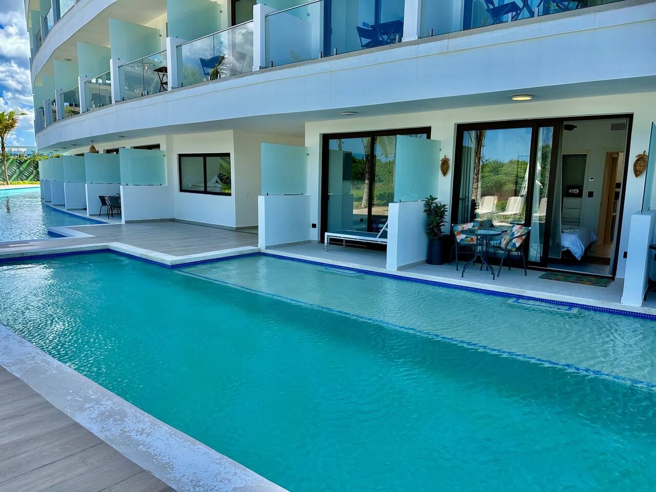 Swim-up pool condo @ Cana Rock Universe, Cana Bay photo 2