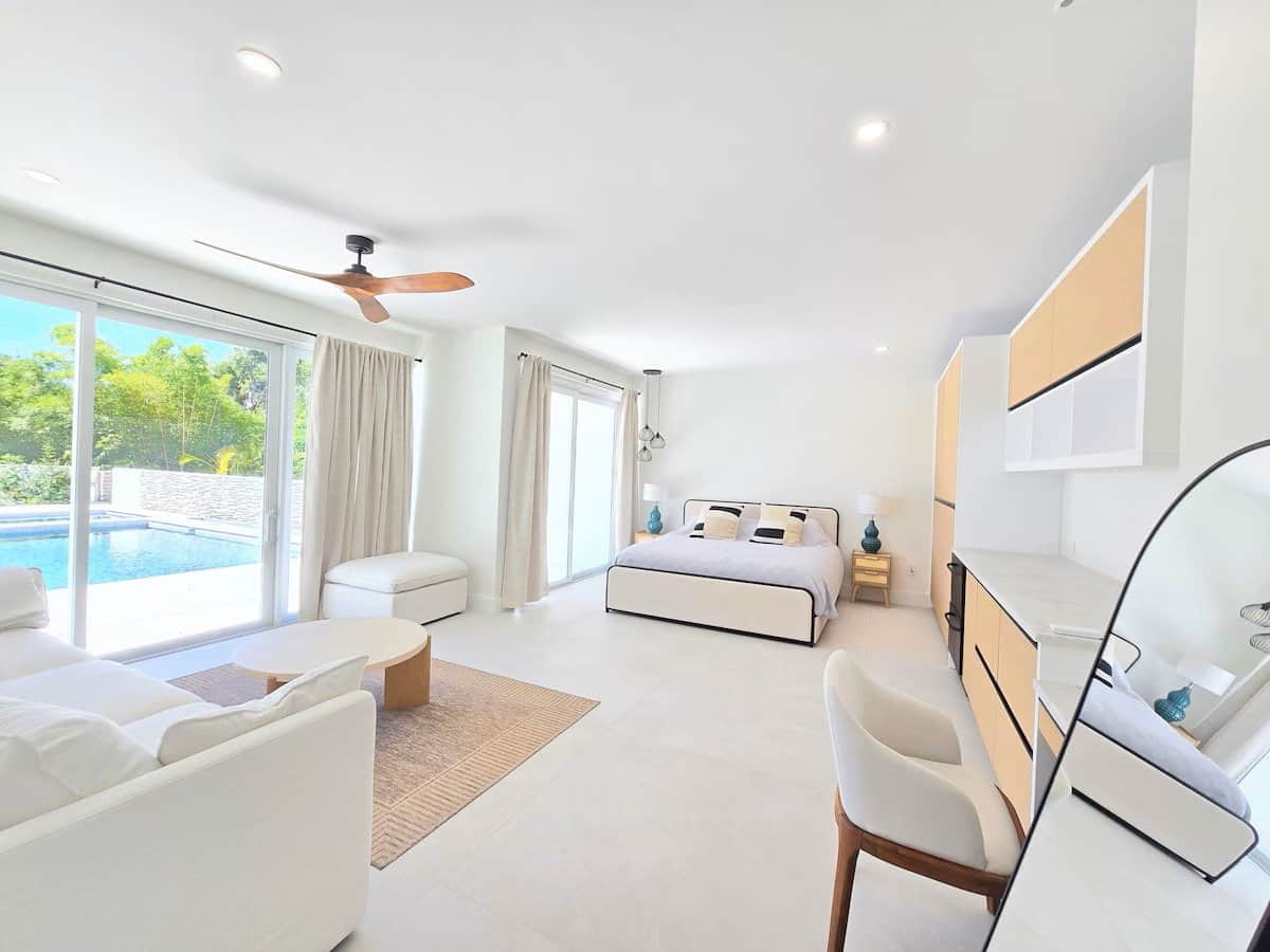 Pool Cabana Suite