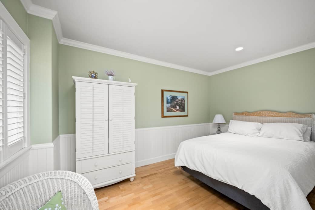 Guest Bedroom 2 Queen