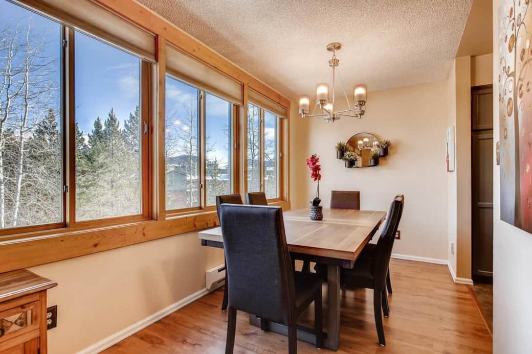 Updated dining area with table that seats six