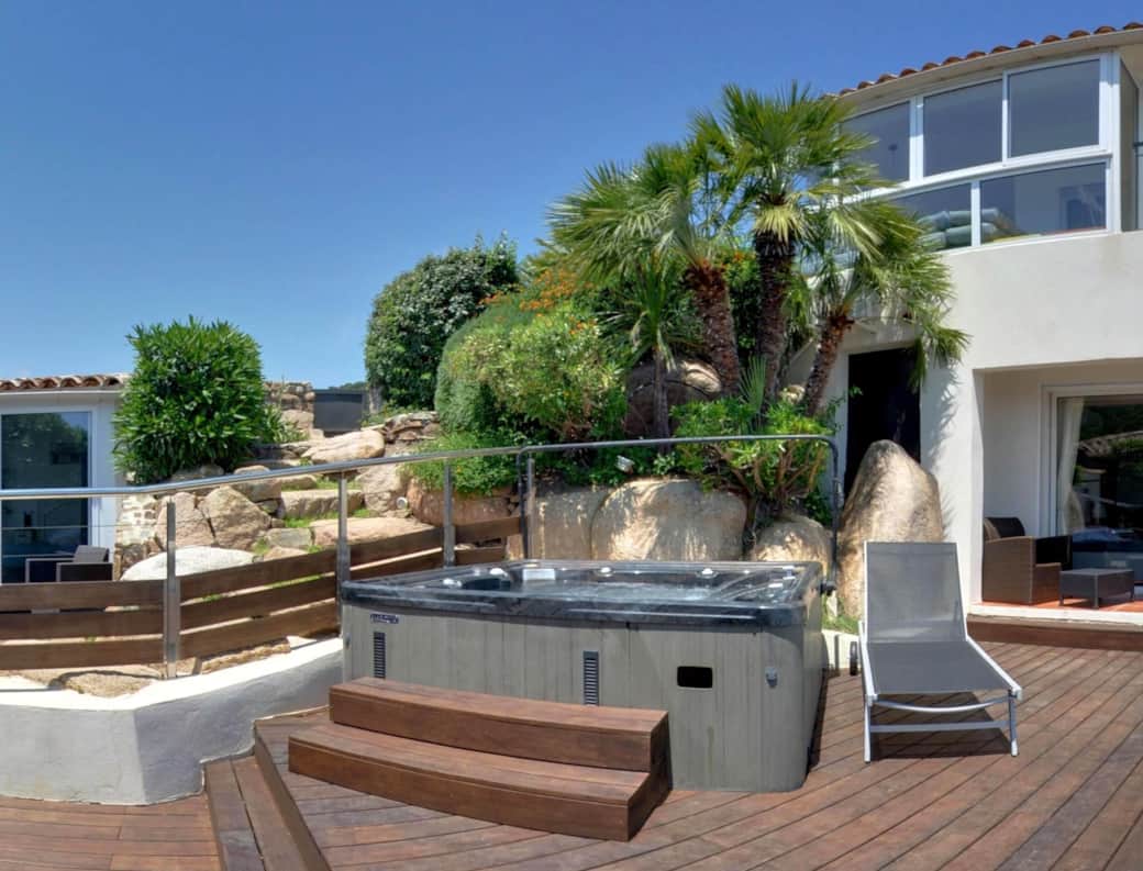 jacuzzi villa fautea capo di stelle