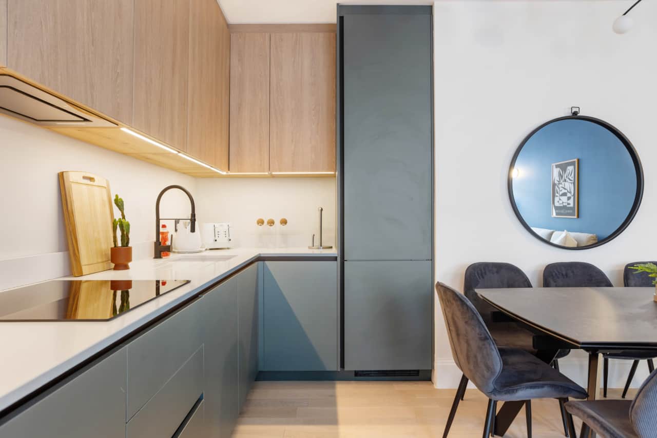 Flat E, 36 Great Russell Street-11