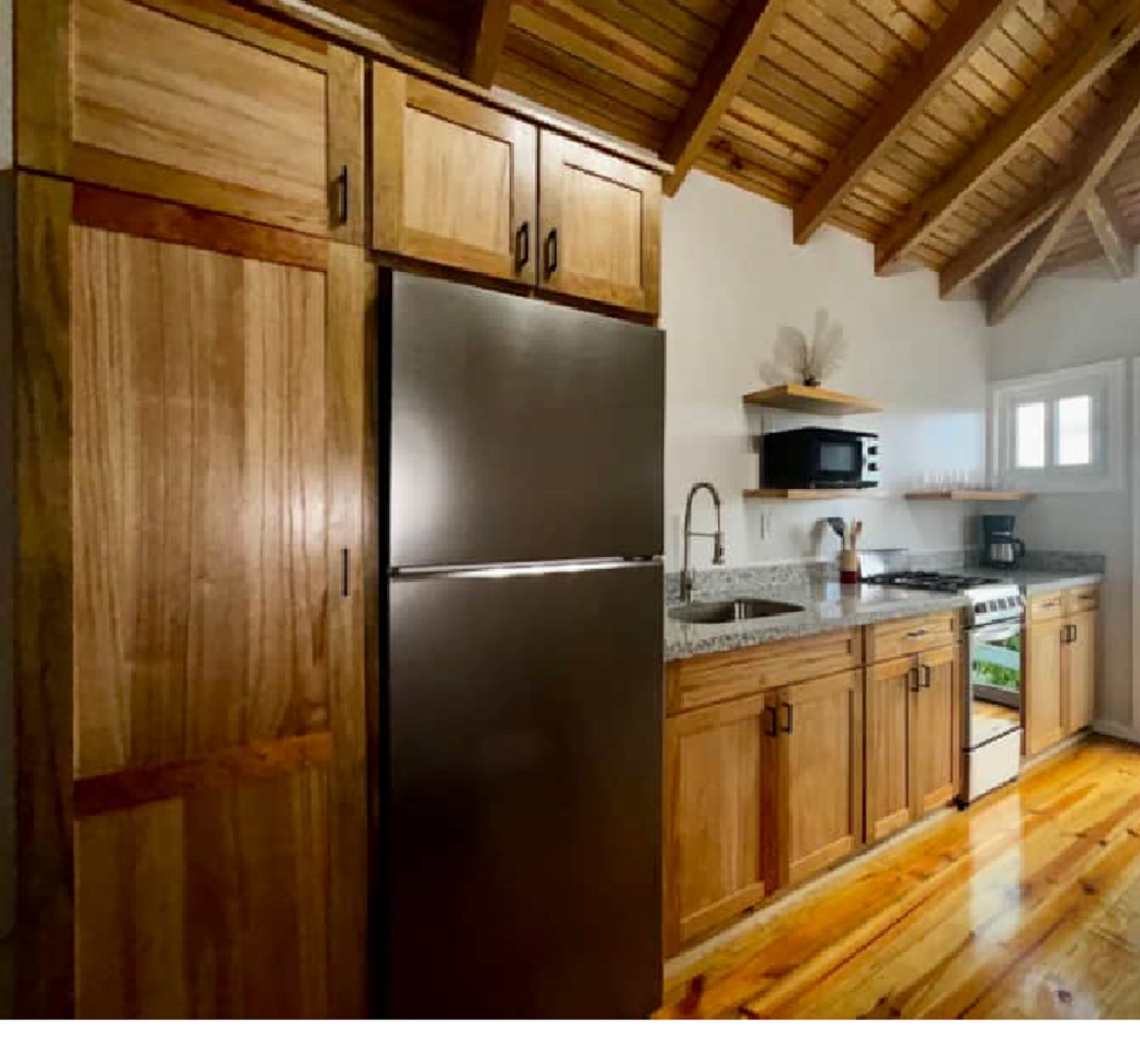 Quatro Vista, South Shore, Utila, HN, Condominium Kitchens
