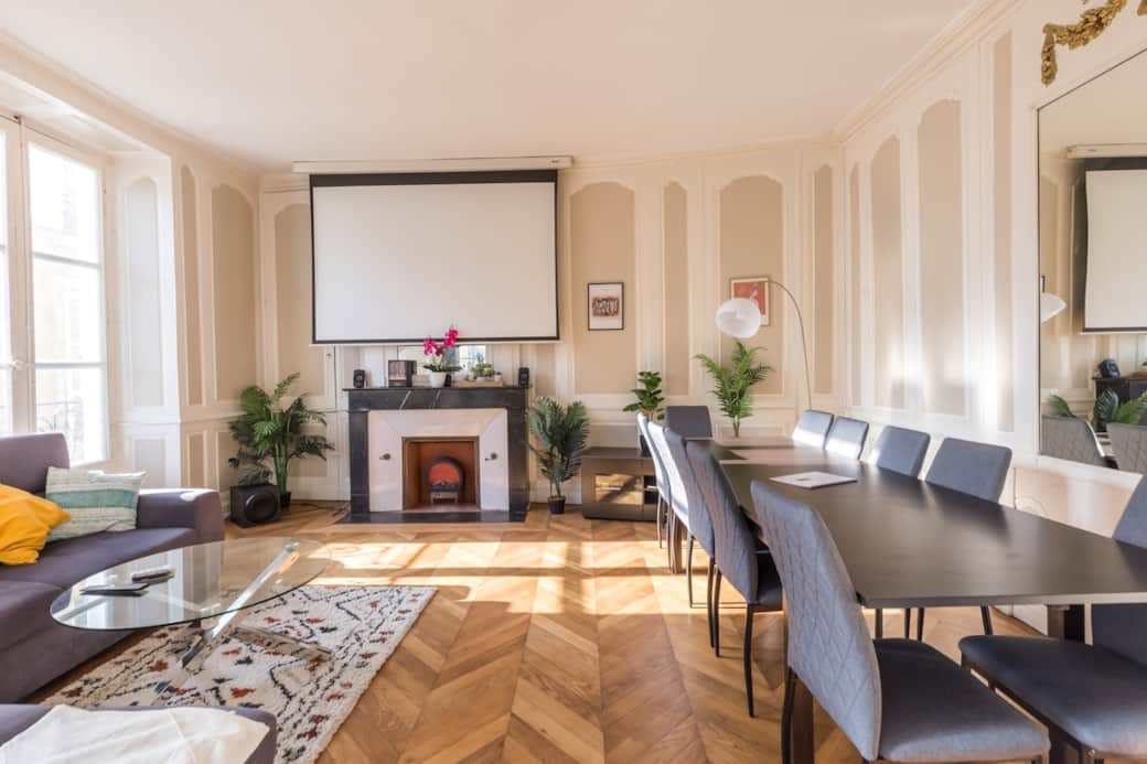 Salon Séjour, au 1er étage, video projecteur, 1 canapé lit