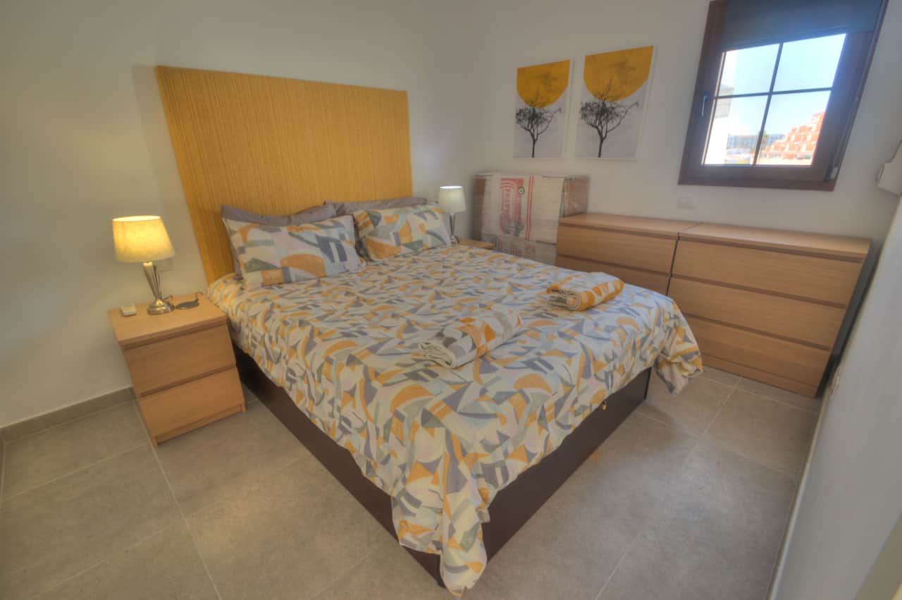 Camera da letto con letto matrimoniale
