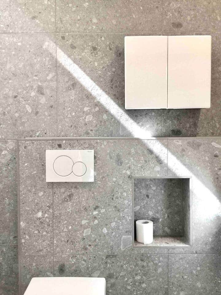 Daylight in the bathroom and shower