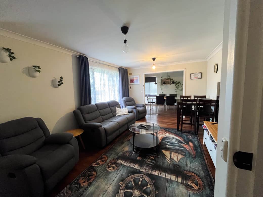 Lounge at Smugglers Cove