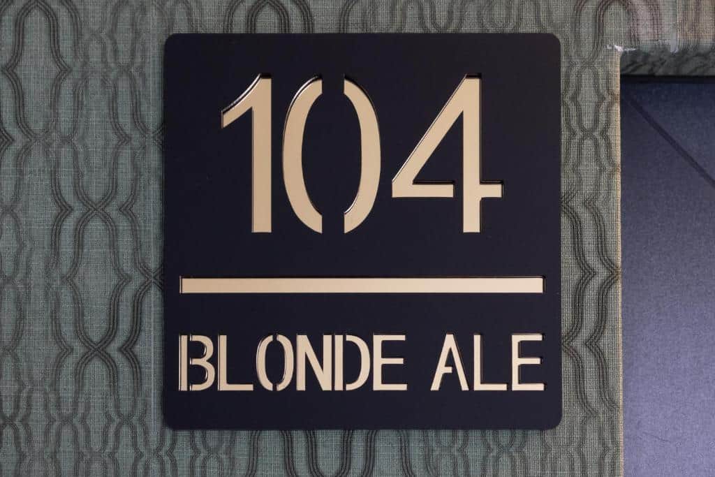 Hoppy rooms - Self Check ln │104 Blonde Ale Hoppy rooms - Self Check ln │104 Blonde Ale