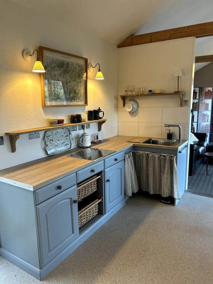 kitchenette 