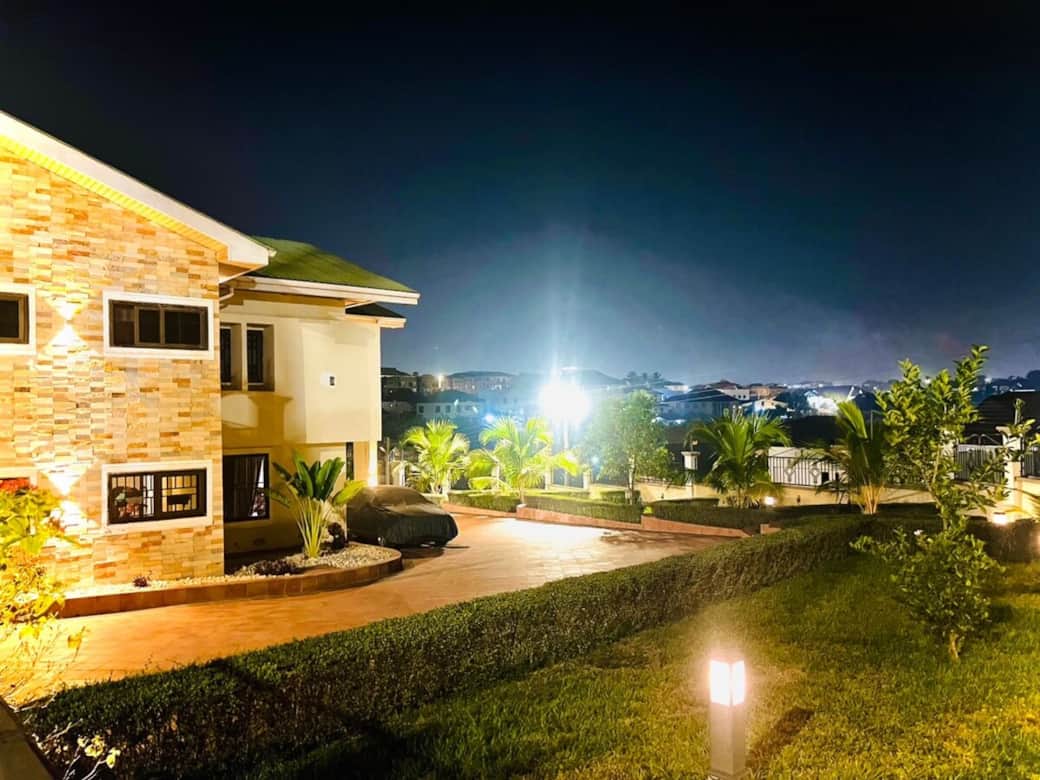 Compound & Ample Parking