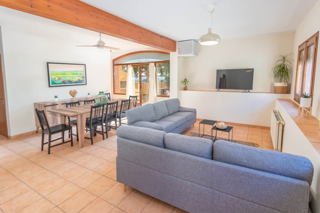 Living room/dining room 