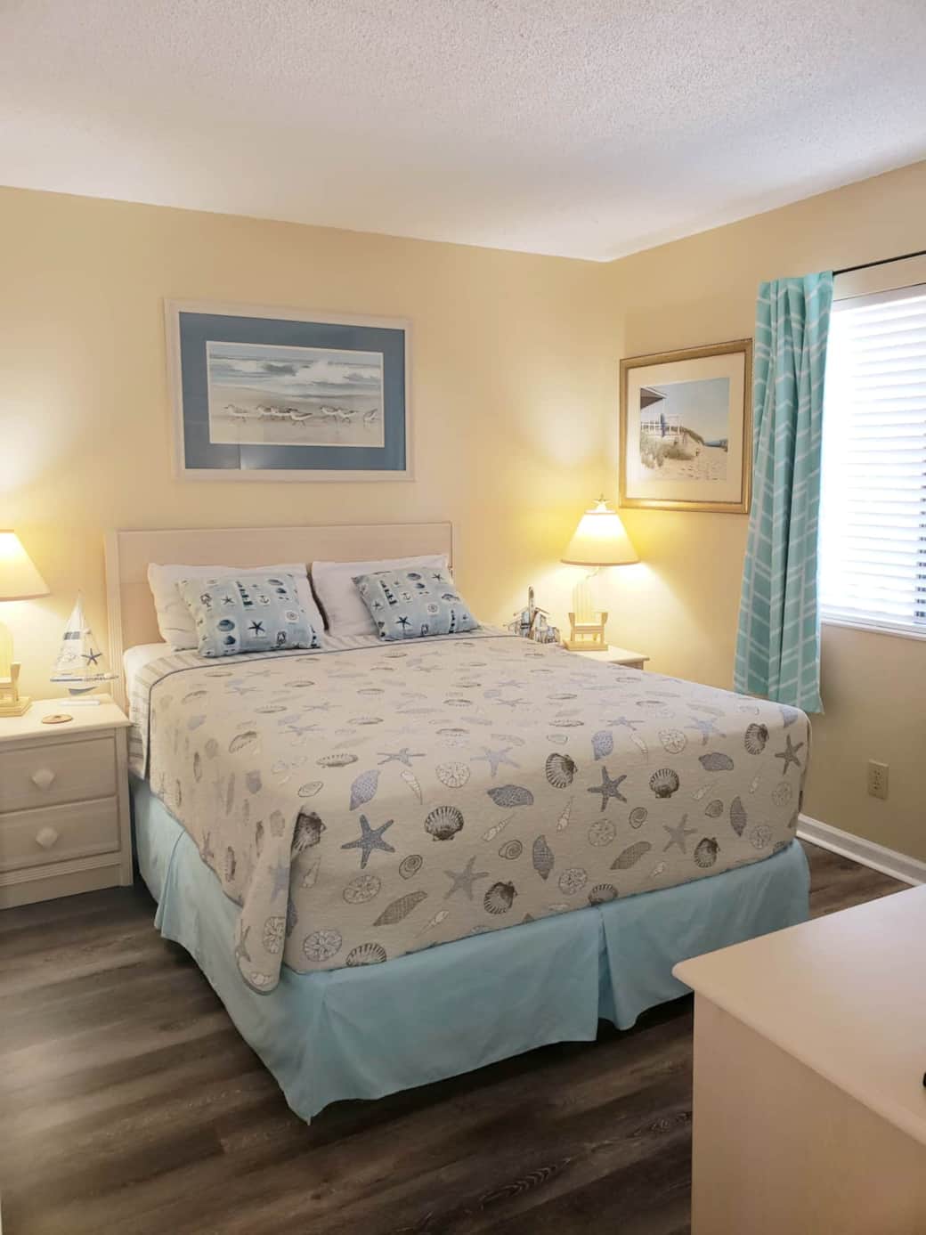 Queen Bedroom