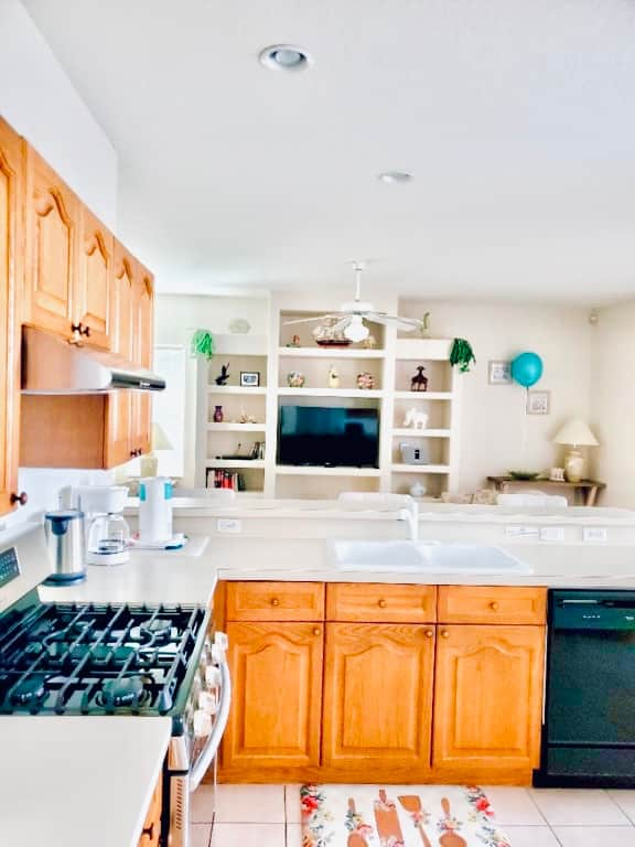 Access to the pool and spa space from this living space