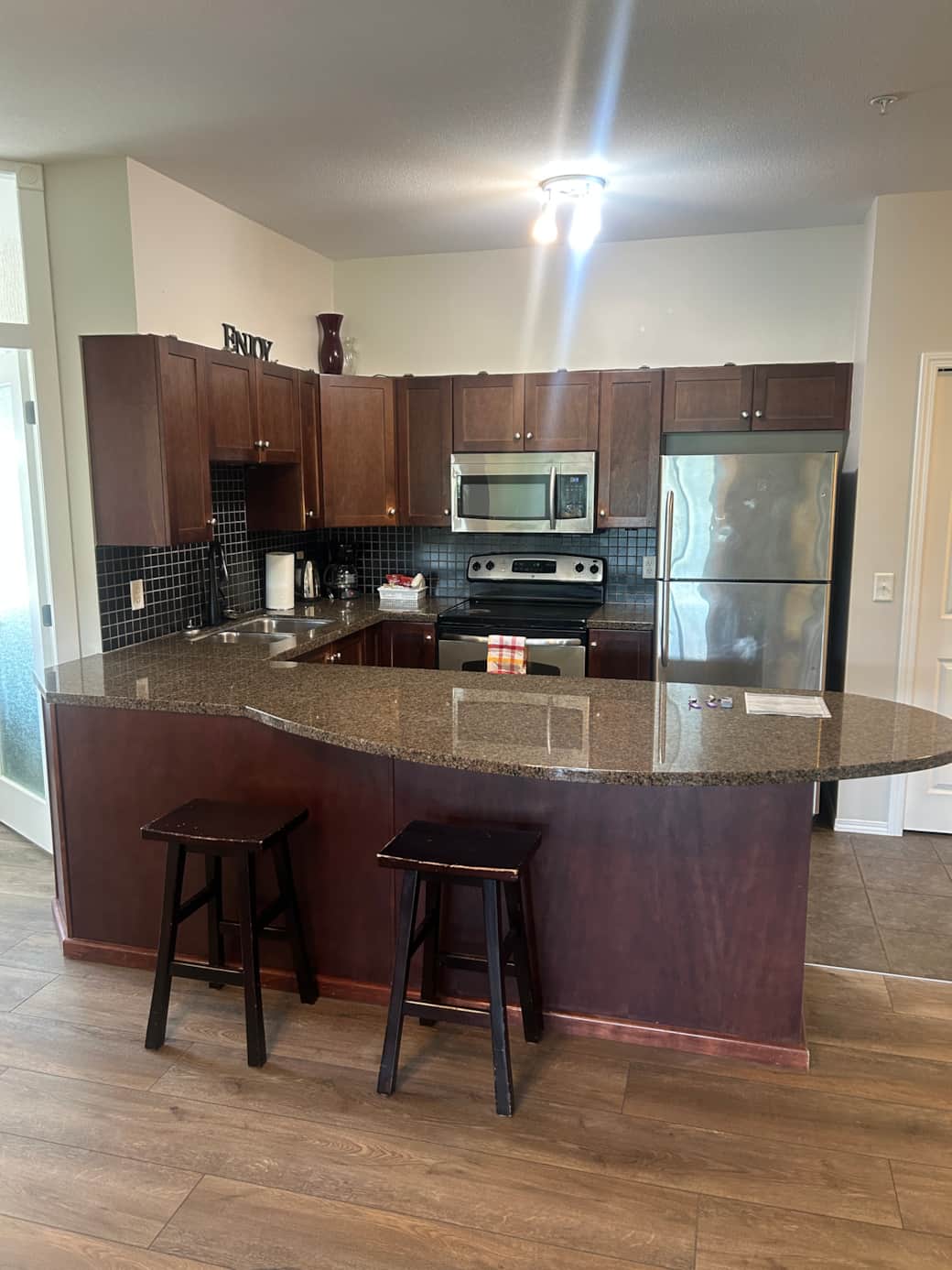 1422 Full Kitchen 1422 Full Kitchen