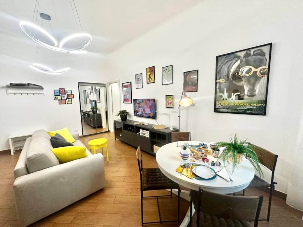 Living Room with Sofa Bed and table