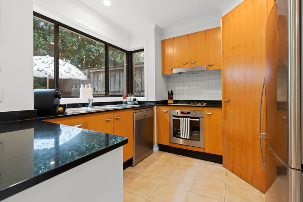 Full Kitchen with everything you require to cook up a storm Full Kitchen with everything you require to cook up a storm