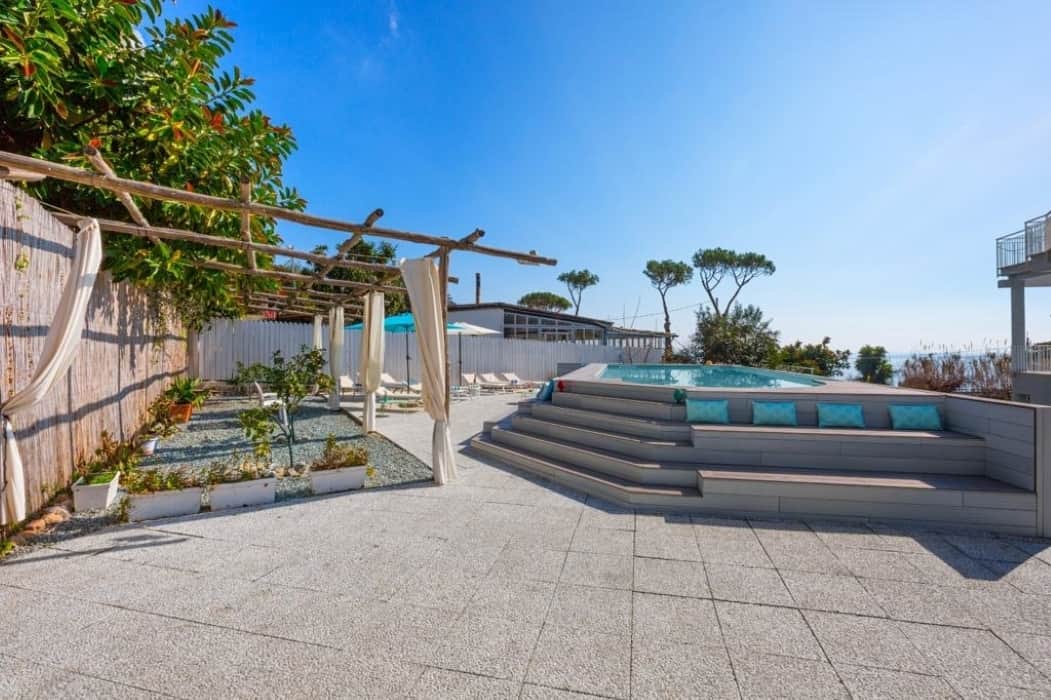 Beautiful 8-bedroom villa with private pool on the Amalfi Coast