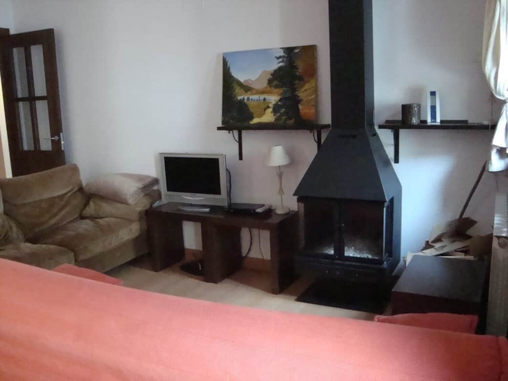 SALÓN CON SOFÁ CAMA