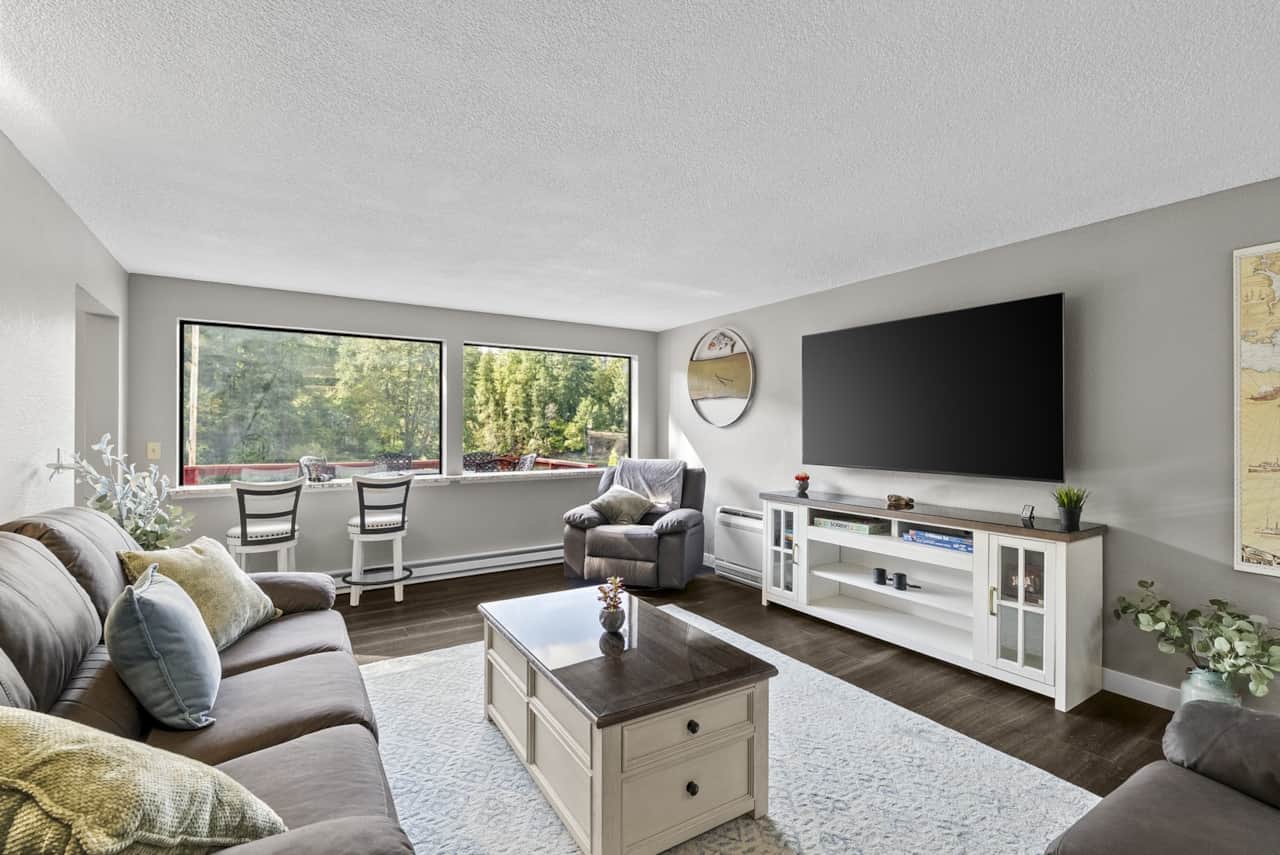 05 Living Room