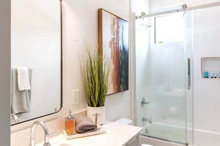 Guest Full Bathroom Guest Full Bathroom