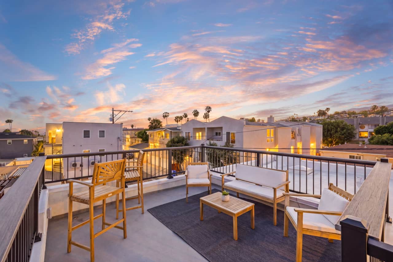 Rooftop Deck w/ Views - Outdoor Living Area