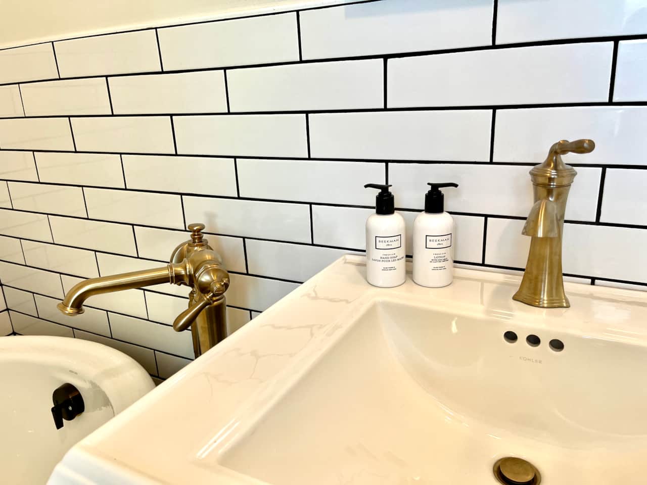 The willis james bedandbreakfast legacy room bath amenities