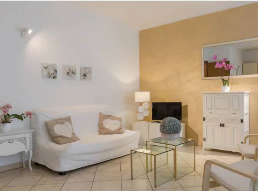 Living Room / Lounge Living Room / Lounge