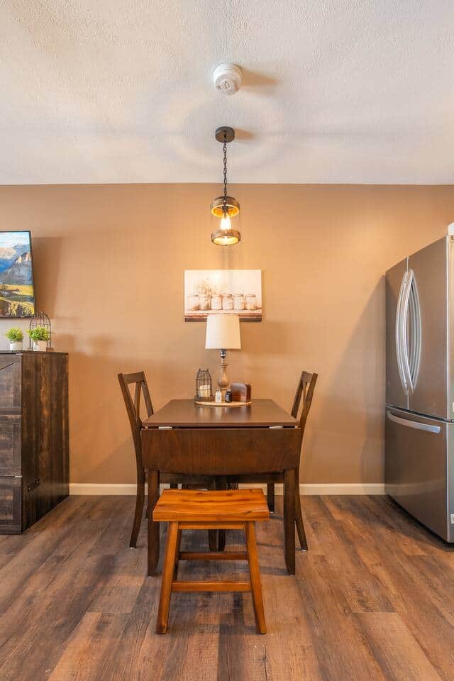 Dining Area Dining Area