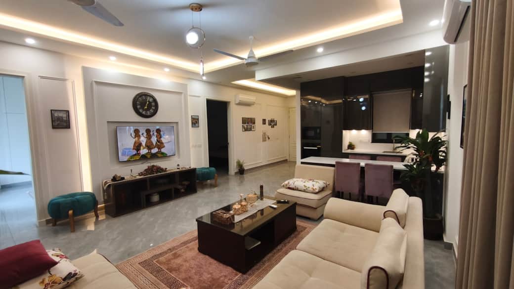 Lounge + Open Kitchen (19)