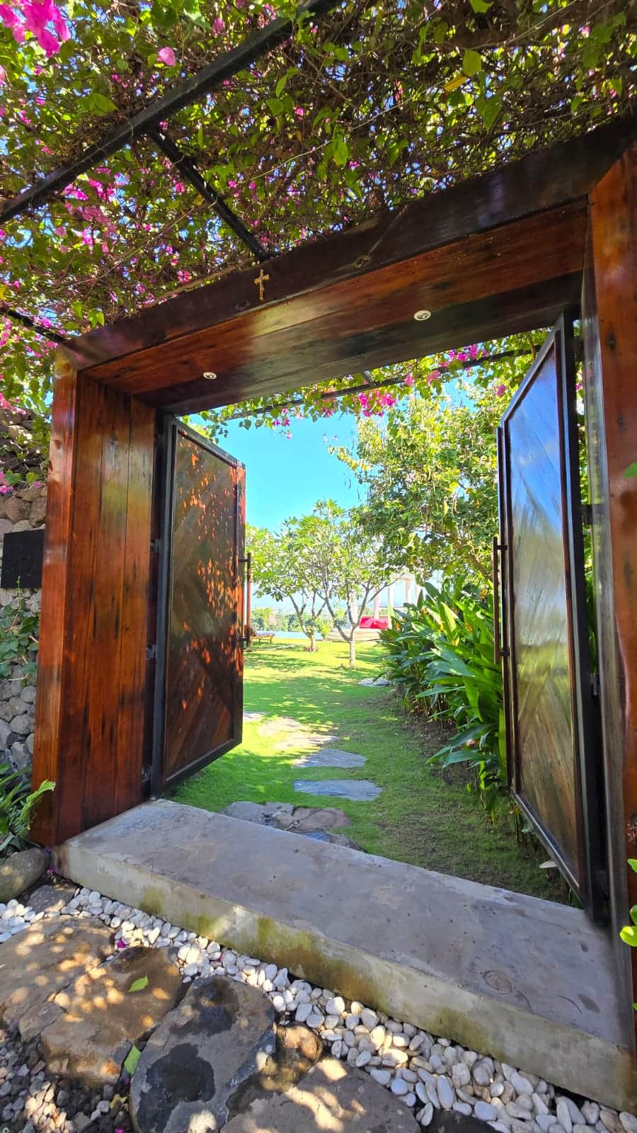 Gate Villa de Maria