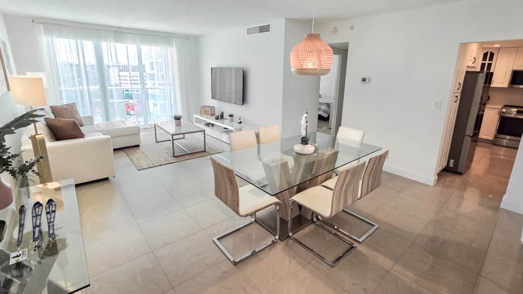 Comedor, sala de estar y cocina Comedor, sala de estar y cocina