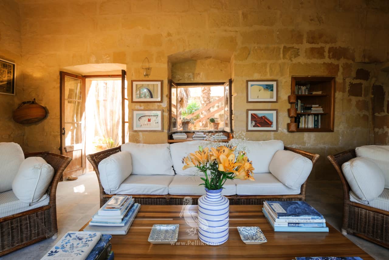 Magnificent 5 bedroom Farmhouse with Private Pool & Garden
