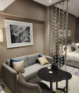 A seating and work area, dedicated to your "Professional side" of world. A seating and work area, dedicated to your "Professional side" of world.