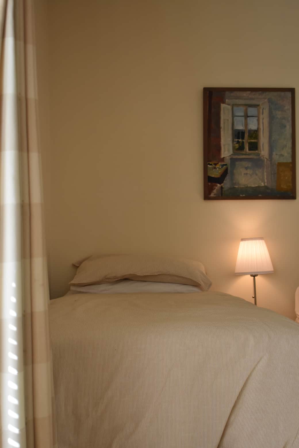 Family Room With Double Bed and 2x Single beds