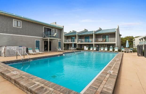 Only steps from your door, the seasonally heated community pool with beautiful paver decking offers the perfect setting to relax, unwind, and enjoy the coastal lifestyle.