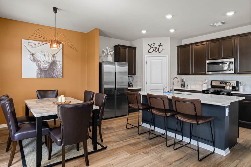 2 Kitchen & Dining
