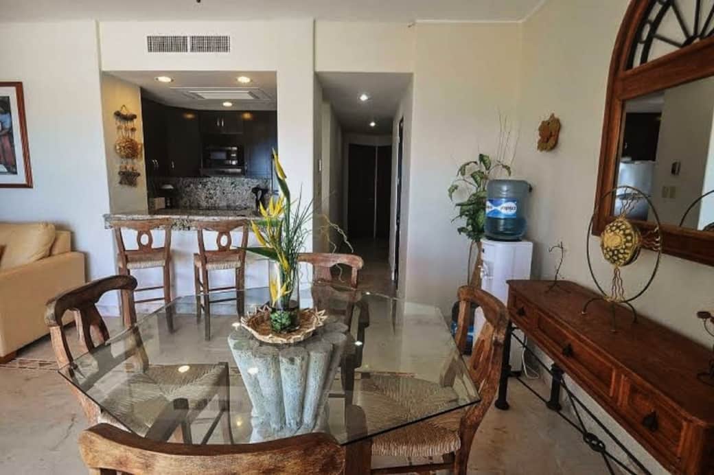 Dining room through to kitchen