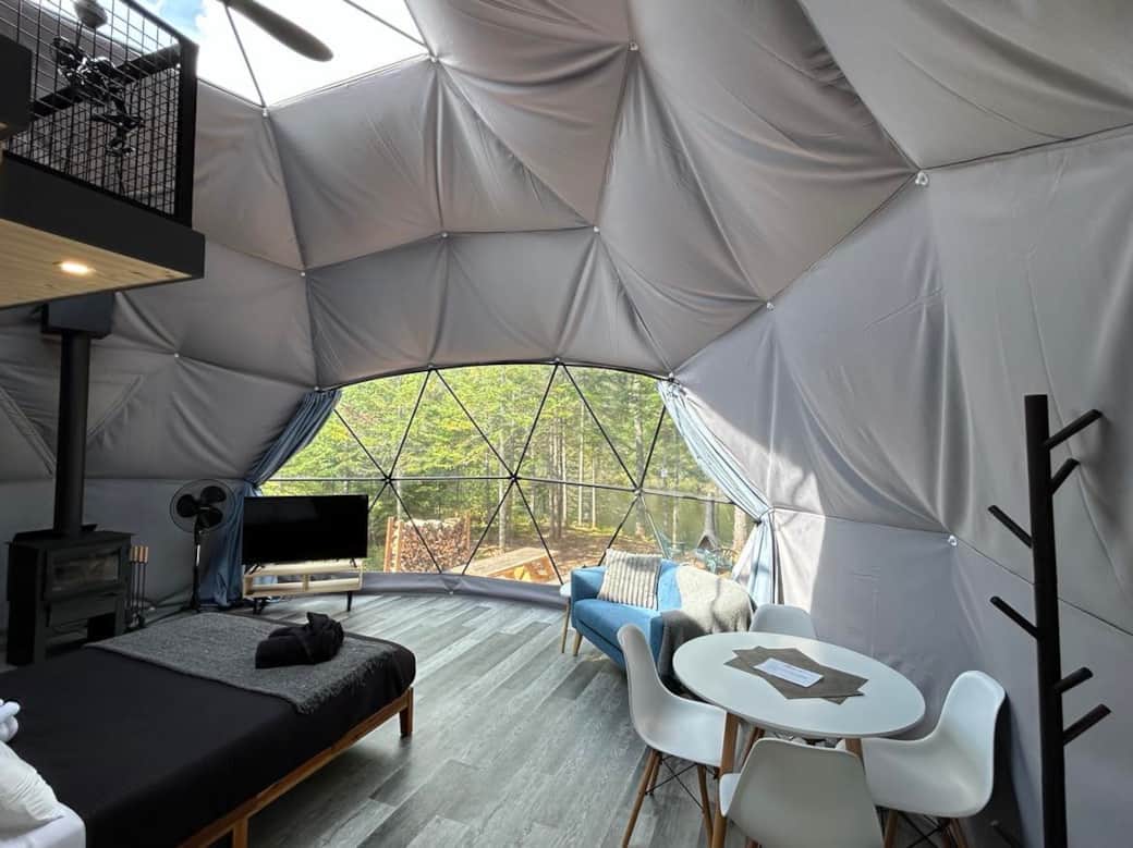 Dome 3 and 4 Table and lounge
