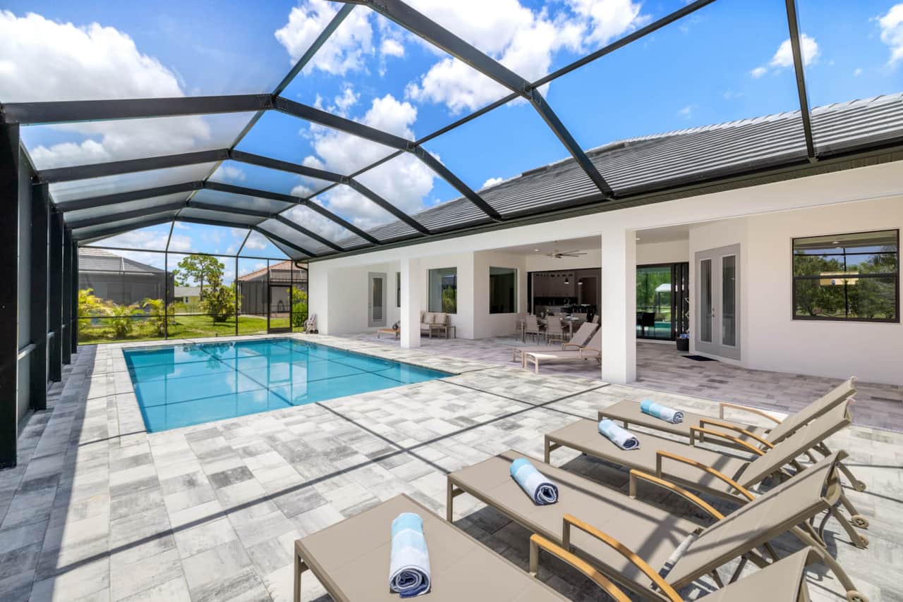 Seaside Villa Coral Garden