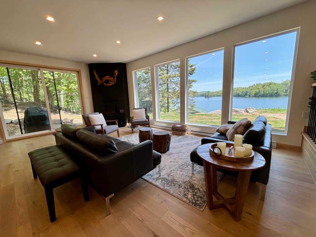 Large Spacious living 