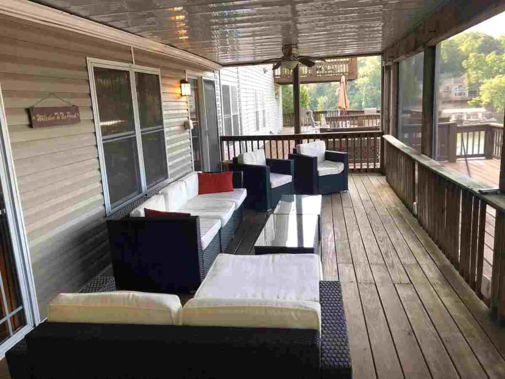 Deck Screened 4