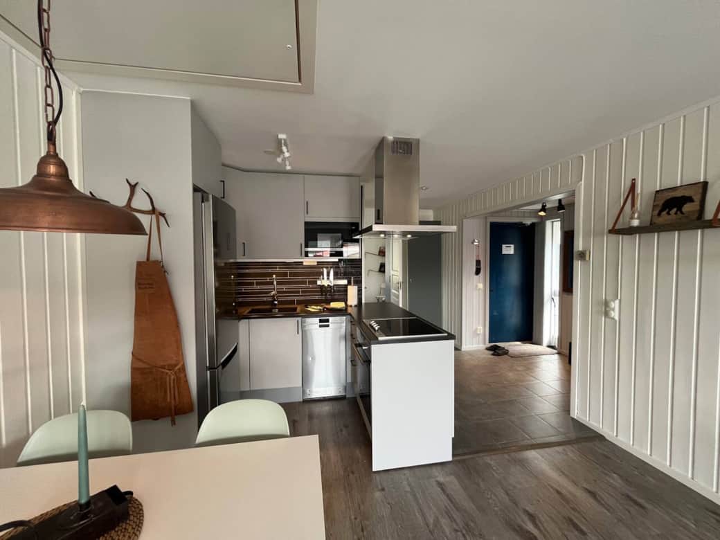 Gemensamt kök, hall och vardagsrum Gemensamt kök, hall och vardagsrum