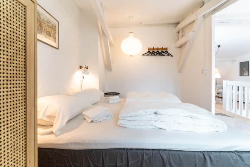 Schlafzimmer 2 mit großem Doppelbett